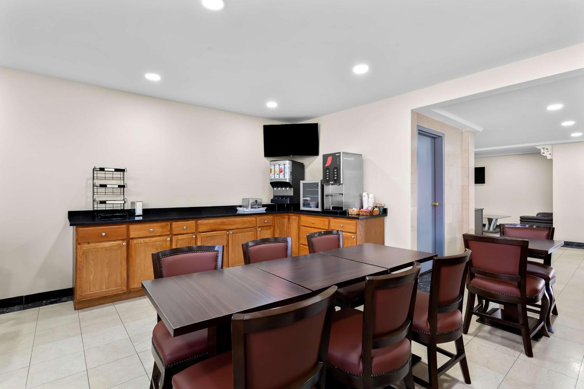 Surestay Plus By Best Western Windsor Buitenkant foto