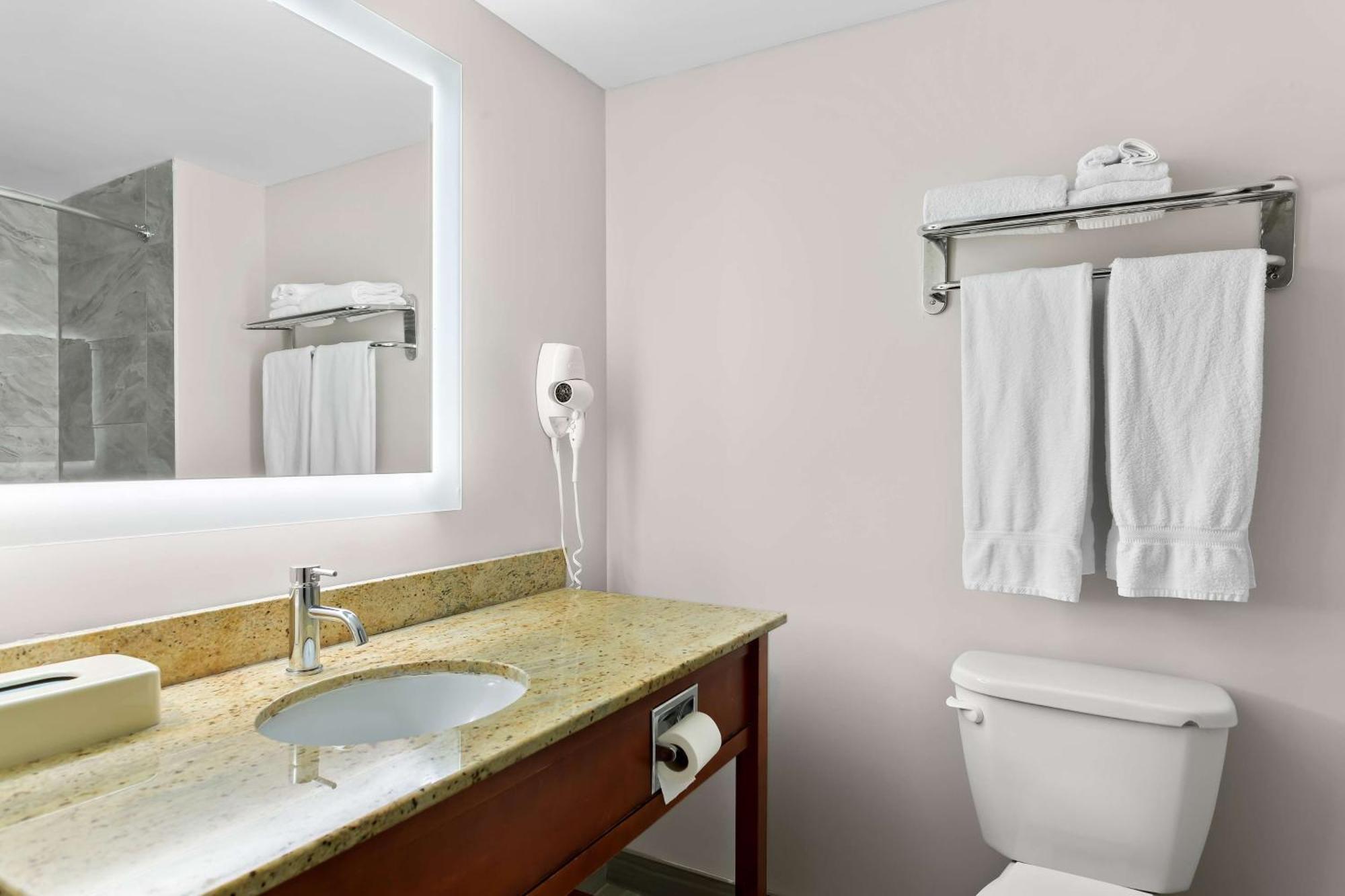 Surestay Plus By Best Western Windsor Buitenkant foto