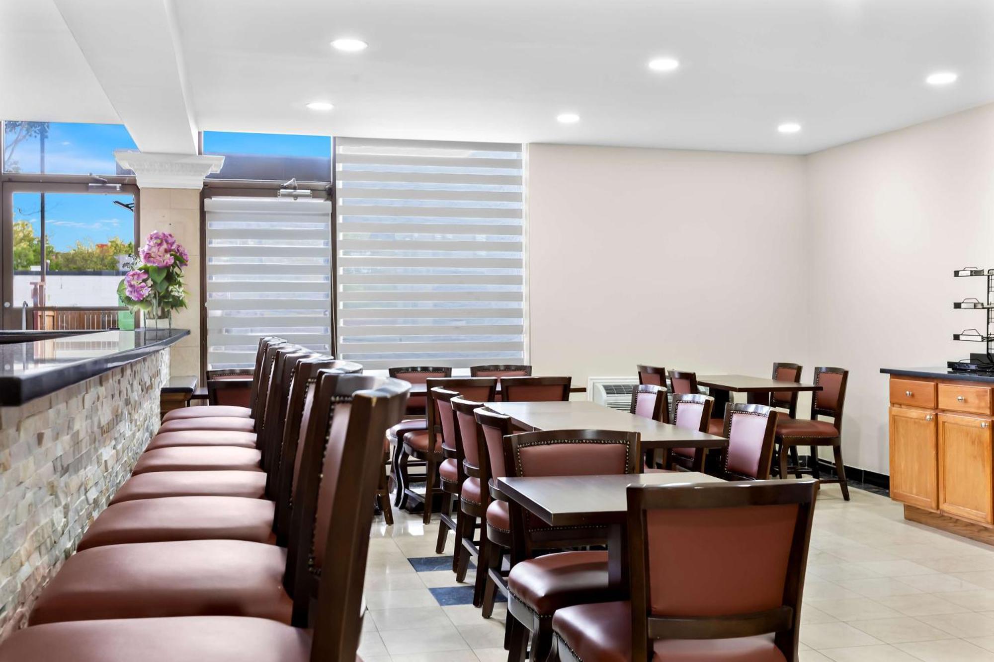 Surestay Plus By Best Western Windsor Buitenkant foto