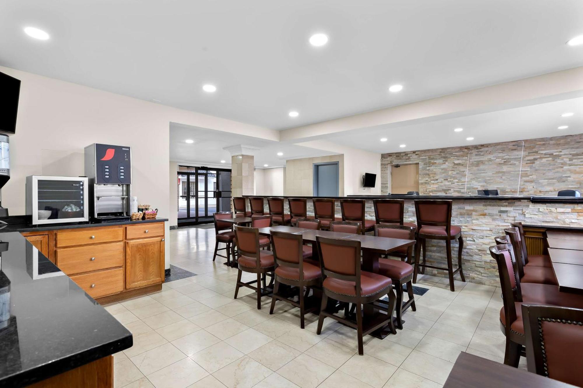 Surestay Plus By Best Western Windsor Buitenkant foto