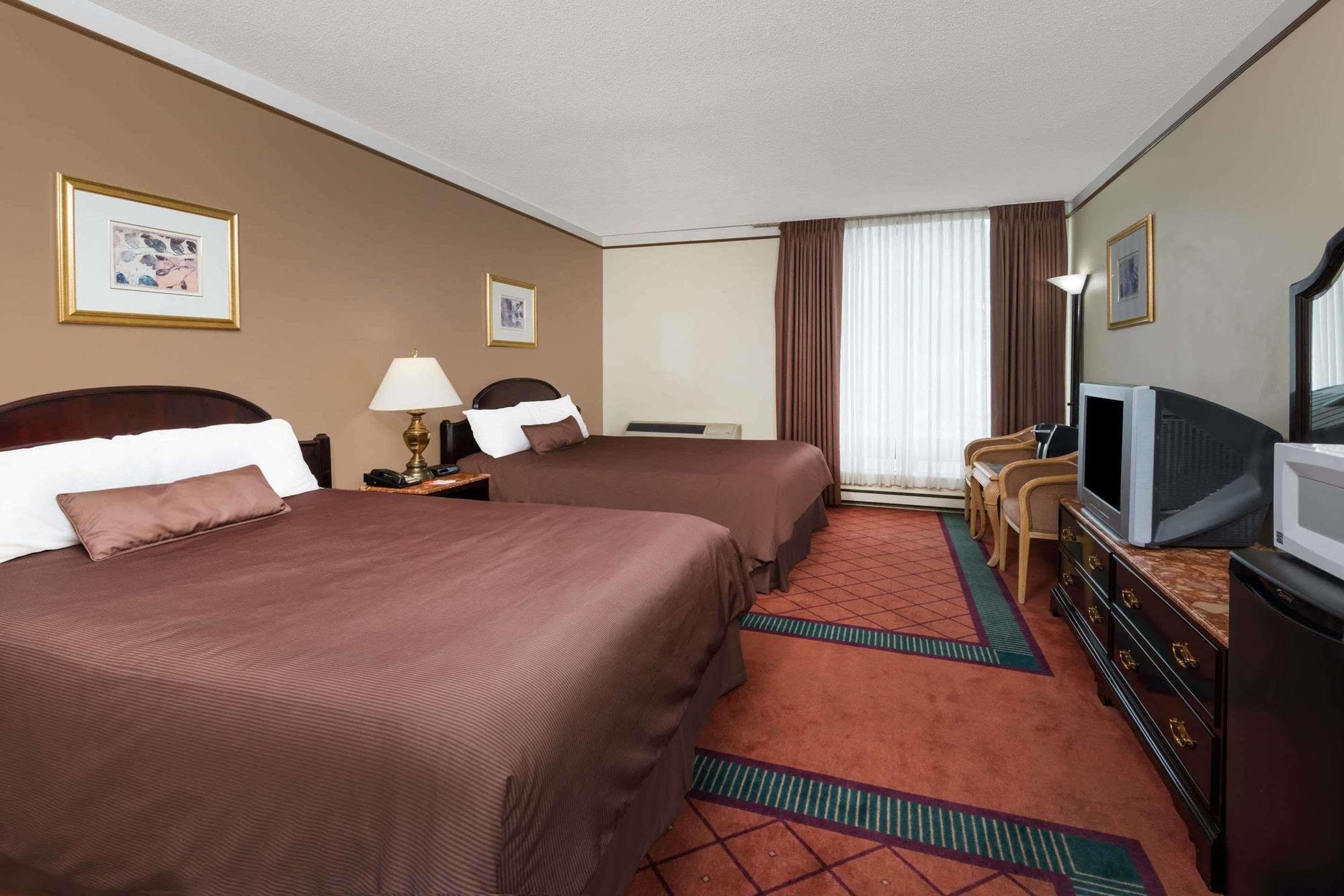 Surestay Plus By Best Western Windsor Buitenkant foto