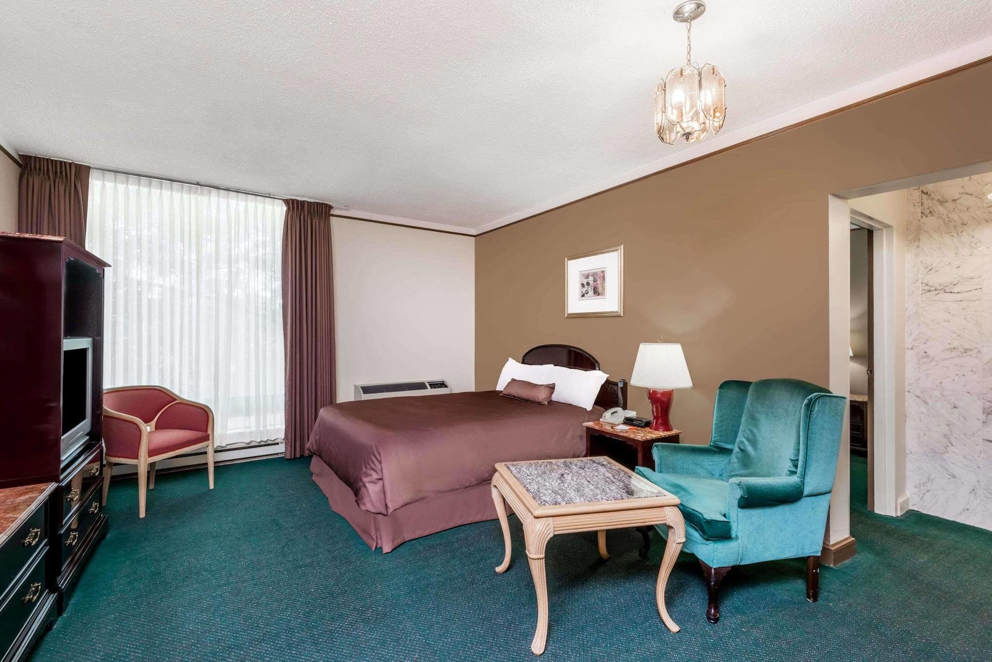Surestay Plus By Best Western Windsor Buitenkant foto