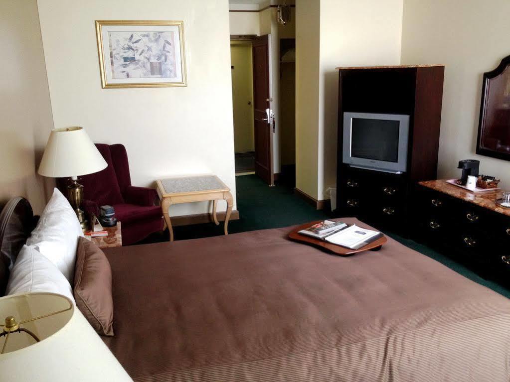 Surestay Plus By Best Western Windsor Buitenkant foto