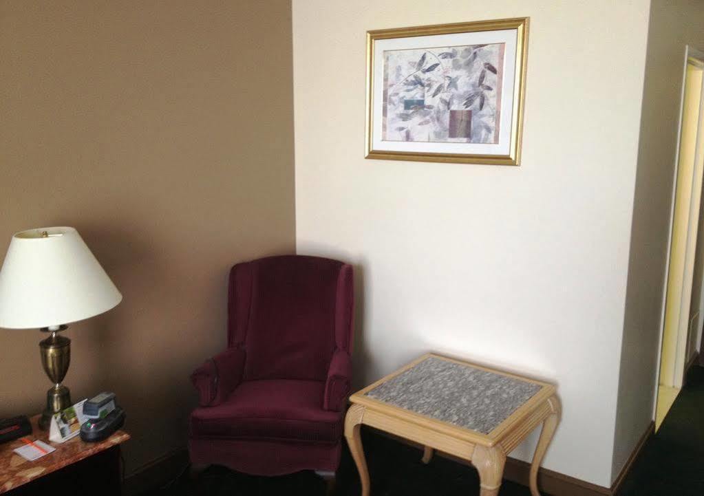 Surestay Plus By Best Western Windsor Buitenkant foto