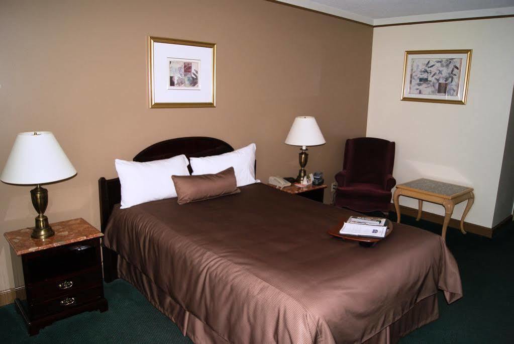 Surestay Plus By Best Western Windsor Buitenkant foto